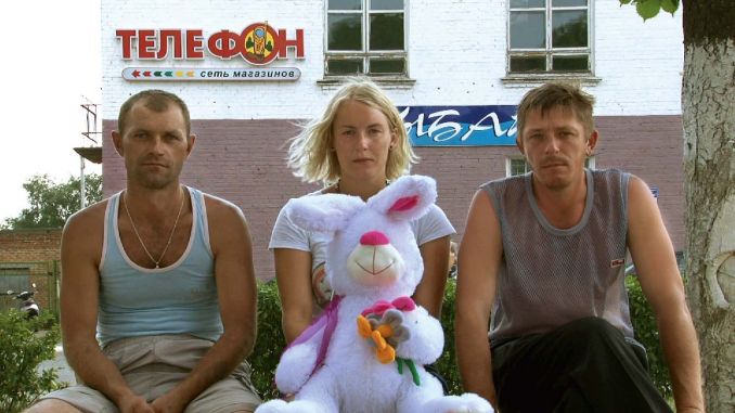 Su naujausio filmo ''igruški'' veikėjais - žaislais ir Žlobino gyventojais. (Asmeninio herojės albumo nuotr.)