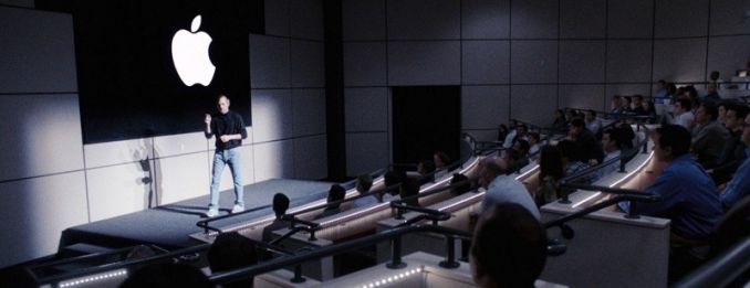 Kadras iš filmo „Jobs“