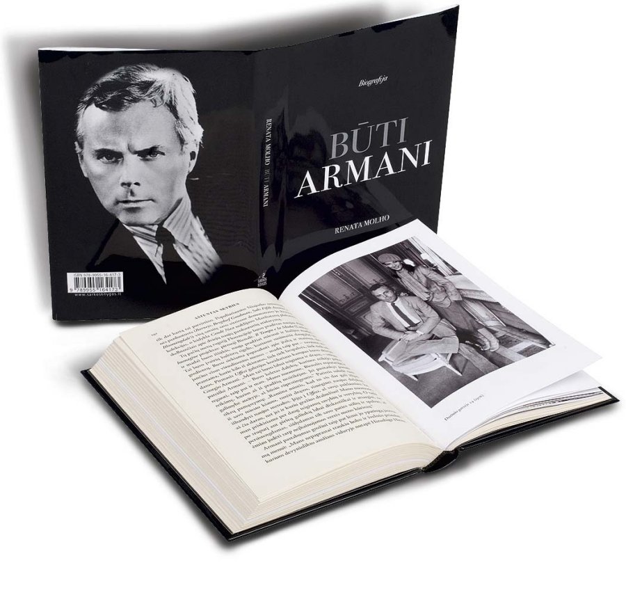 Tai, ką sužinosite atsivertę prabangią juodą žurnalistės Renatos Molho knygą „Būti Armani“ apie mados legendą Giorgio Armani, jus tikrai nustebins