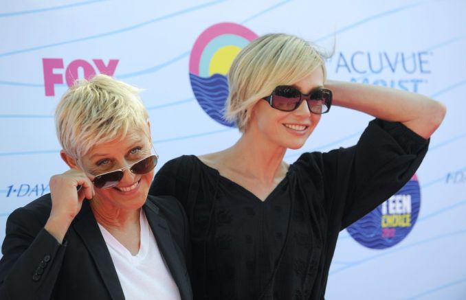 TV laidų vedėja Ellen DeGeneres ir aktorė Portia de Rossi