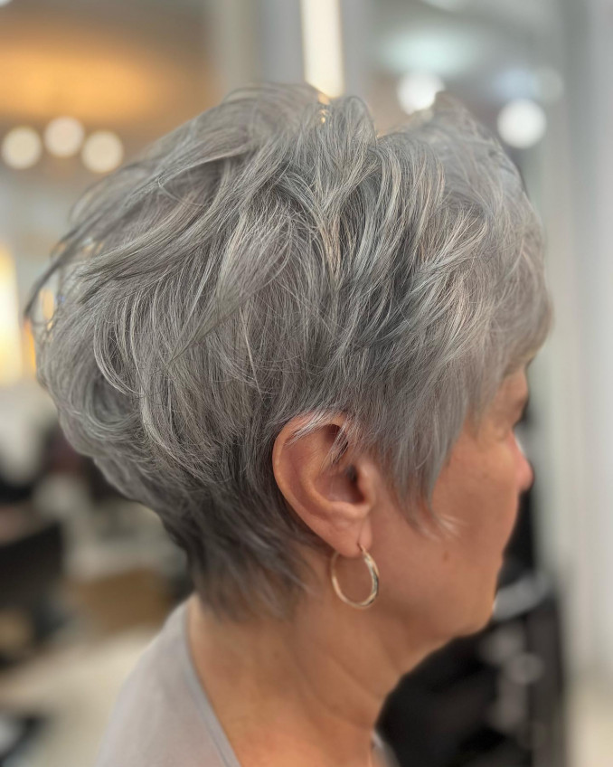 Pelenų blondinė (Ash Blonde)
