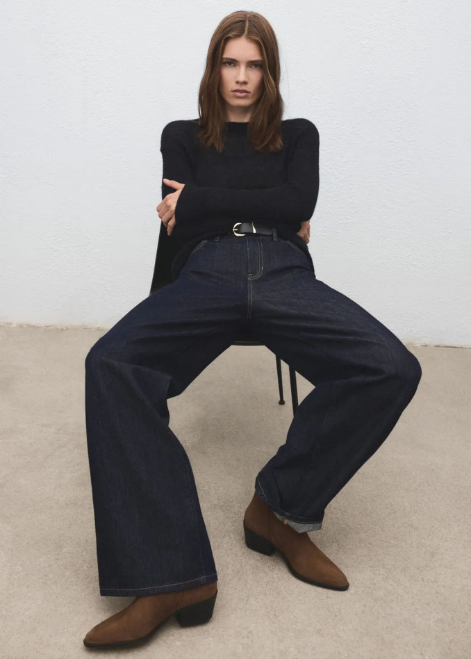 Heel suede ankle boot