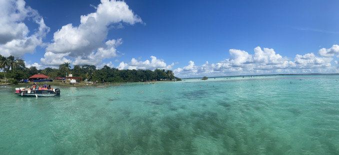 Pasiplaukiojimas po lagūną Bakalare