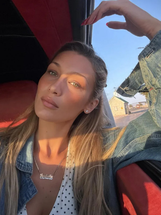 @bellahadid