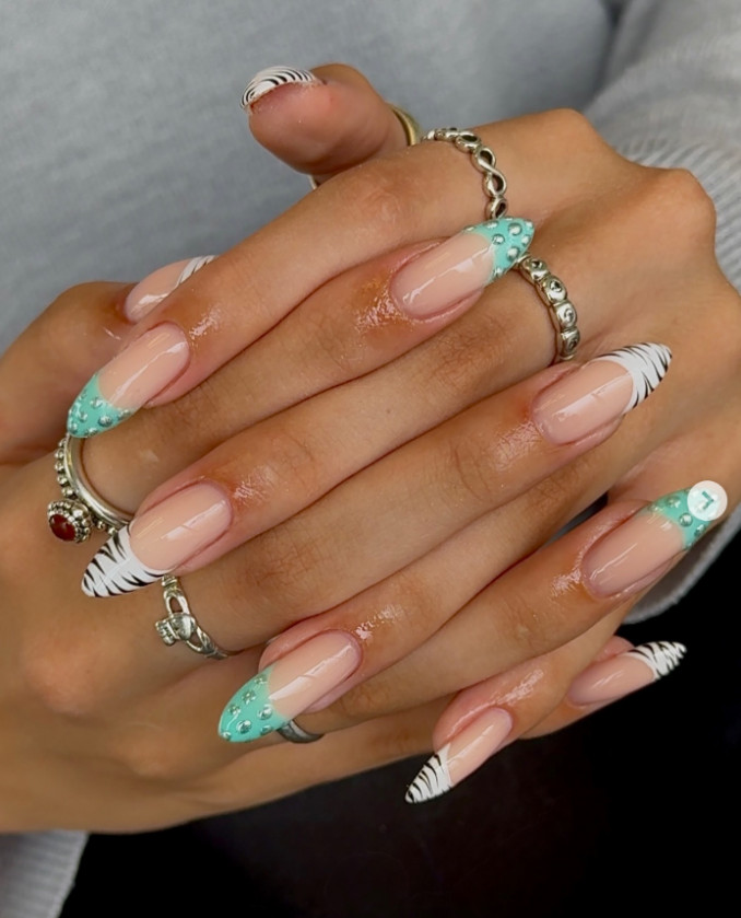 @nailsbycaitlinx_