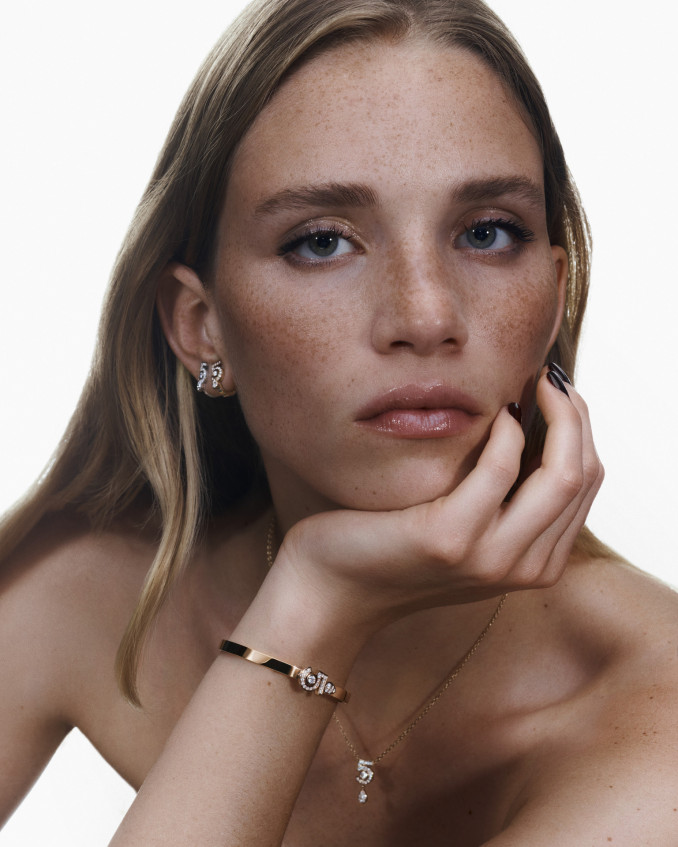 Naujoji „CHANEL Fine Jewelry N°5“ kolekcija: elegancijos ir prabangos sinonimas