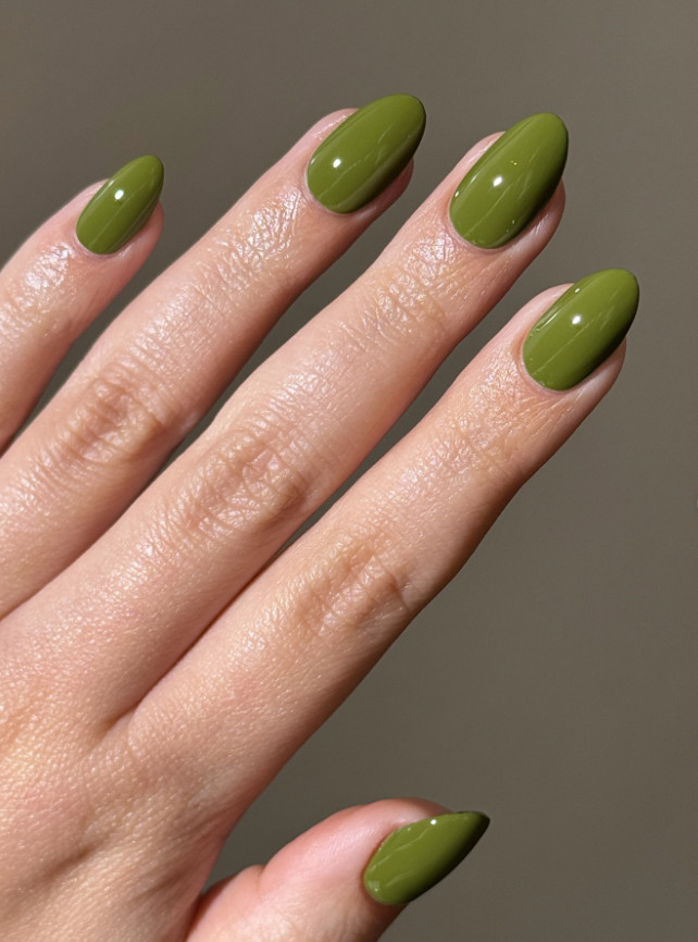 @avrnailswatches