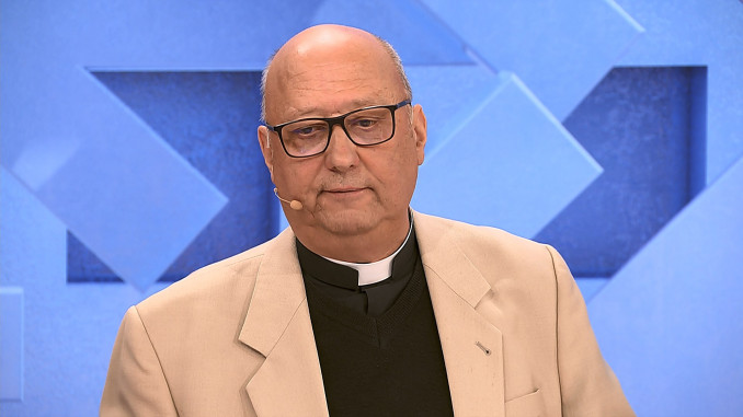 Kunigas egzorcistas įspėja švenčiančius Heloviną: „Saugokitės, nes galite būti apsėsti”