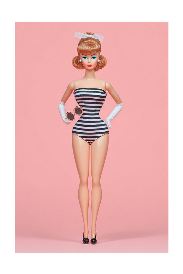 Ką šiandien reiškia būti moterimi? Tarp feminizmo, „trad wife“ ir rožinio Barbės mito