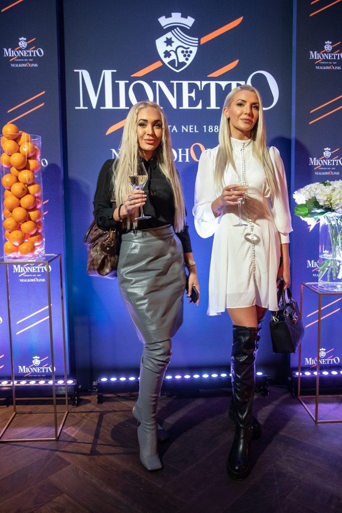 Oksana Pikul, Monika Kvietkutė