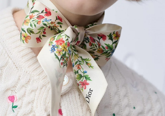 Šilkinė skarelė, „Dior“