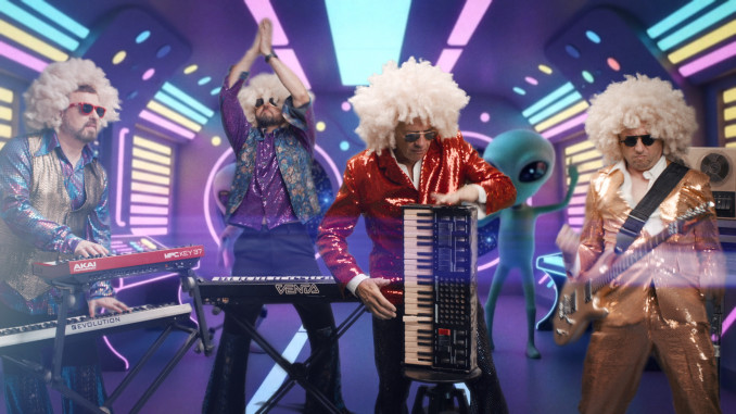 Stano laukia vestuvių ir su „Čilinam“ kuria dainas apie pirmąją naktį