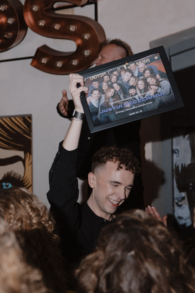 Po įtempto „Didžiojo chorų mūšio“ finalo – triukšmingos dūzgės sostinės centre