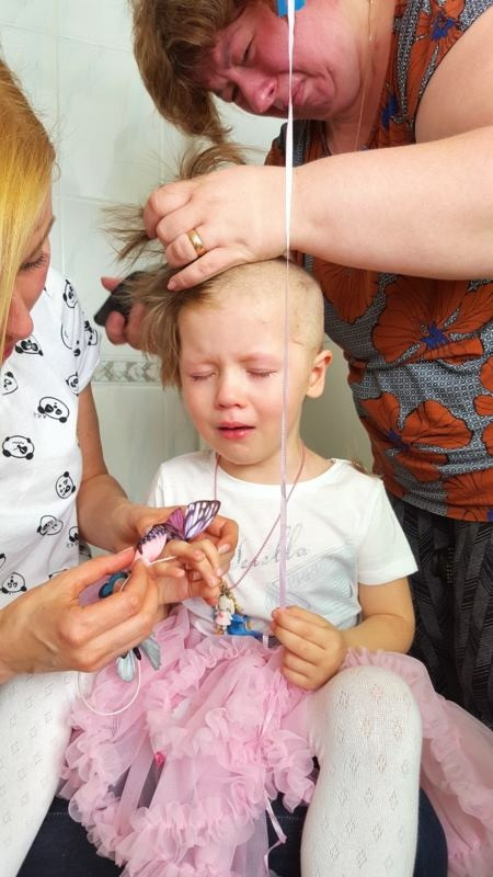 Viktorija atsisveikina su plaukučiais